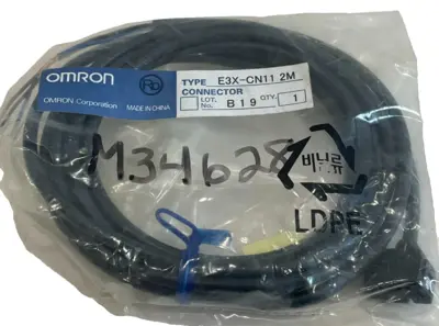 NEW OMRON E3X-CN11 2M CONNECTOR CABLE E3XCN11 2M