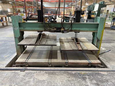 Used _UNKNOWN_ _UNKNOWN_ Laminating Presses British Columbia CA | Coast Machinery Group #913501