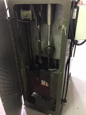 Kalix model KX67B 16-Station Tube filler and sealer