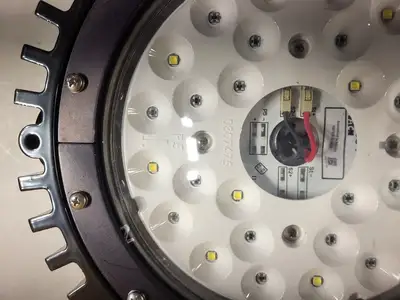 NEW CROUSE-HINDS VMVL-3-UNV1-S890