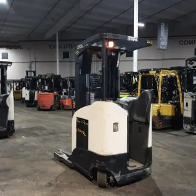 USED 2018 CROWN RR5725-45