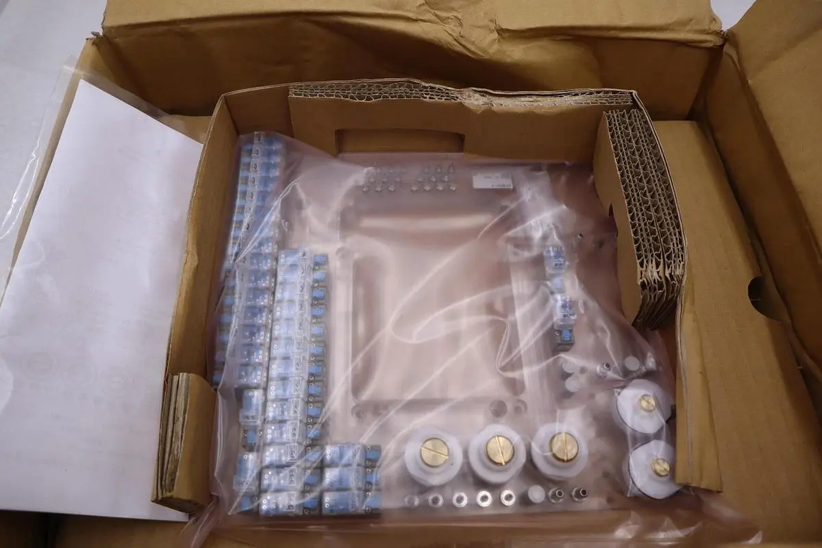 NEW SMC AXTM0291-A Manifold STOCK S-318