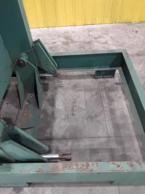 60" X 60" HYDRAULIC COIL FLIPPER / UPENDER: STOCK #23640