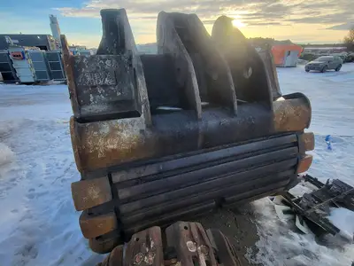 EX2600 Bucket - 113" Wide