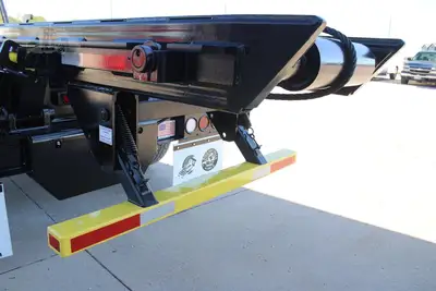 New | in-Stock 2025 MACK MD6 Hooklifts & Roll-Offs Texas US | Roll Off Truck World #1491908