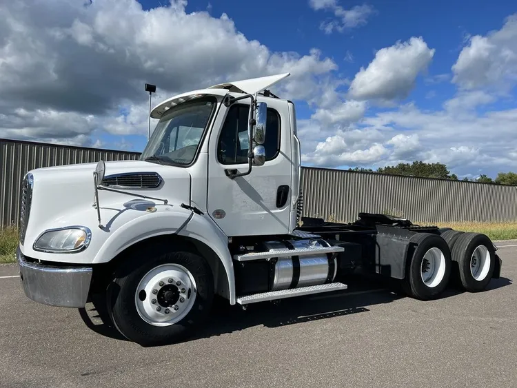 Used 2015 FREIGHTLINER TRUCK TRACTOR Conventional trucks Minnesota US | Carco Truck & Equipment #1514303