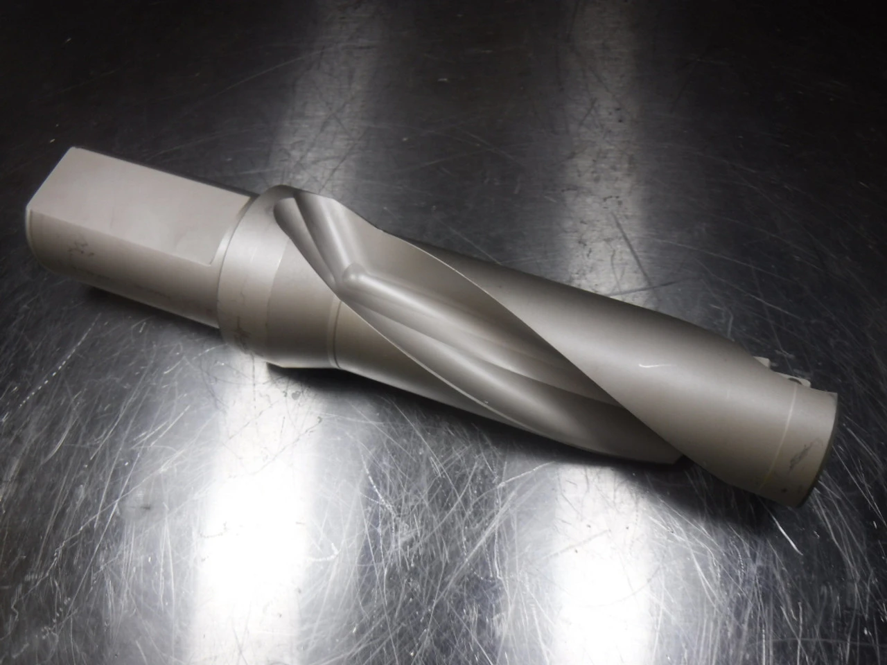 Walter 2" Indexable Drill 2" Shank B4213.UF51.508.Z1.152R-8 (LOC1224B)