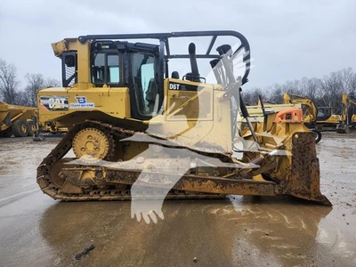 USED 2016 CATERPILLAR D6T XL