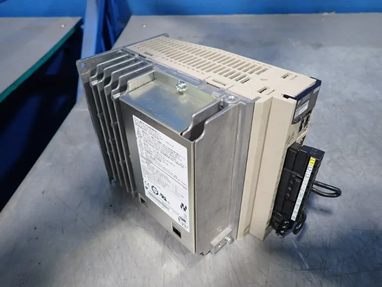 New | in-Stock YASKAWA ELECTRIC SGDV1R9D11A002000 Servo Drives Ohio US | HGR 24 #797571