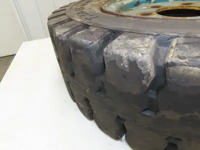 Freightmaster CX 7.50-15 Forklift Tire Traction Pneumatic 6x7.75" Rim