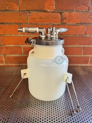 Used NON METALLIC SOLUTIONS NALGENE 10 LITER NALGENE CARBOY W/ APOLLO 1/2" FITTINGS Bottles California US | Equipment Lab #1437717