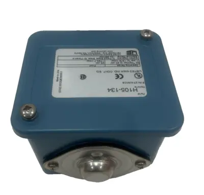 NEW UNITED ELECTRIC H105-134 PRESSURE CONTROL H105134