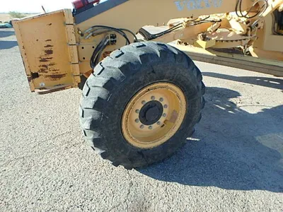 2011 Volvo G946