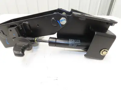 Hyster 8808585 Forklift Steering Column Tilt Bracket Assembly Removed From E80XN