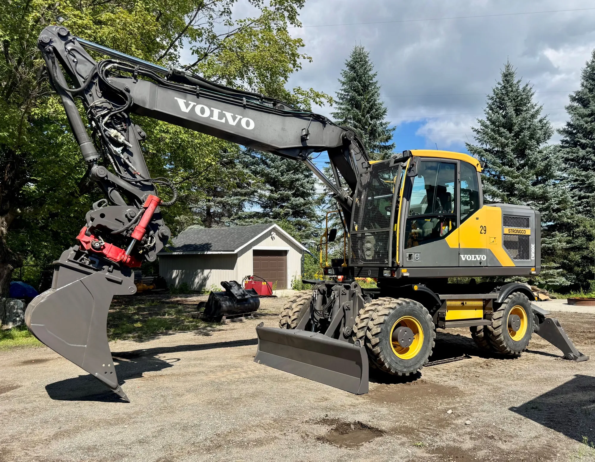 Used 2015 VOLVO EW160E Wheel Excavators Ontario CA | Driven Equipment Solutions #1423070