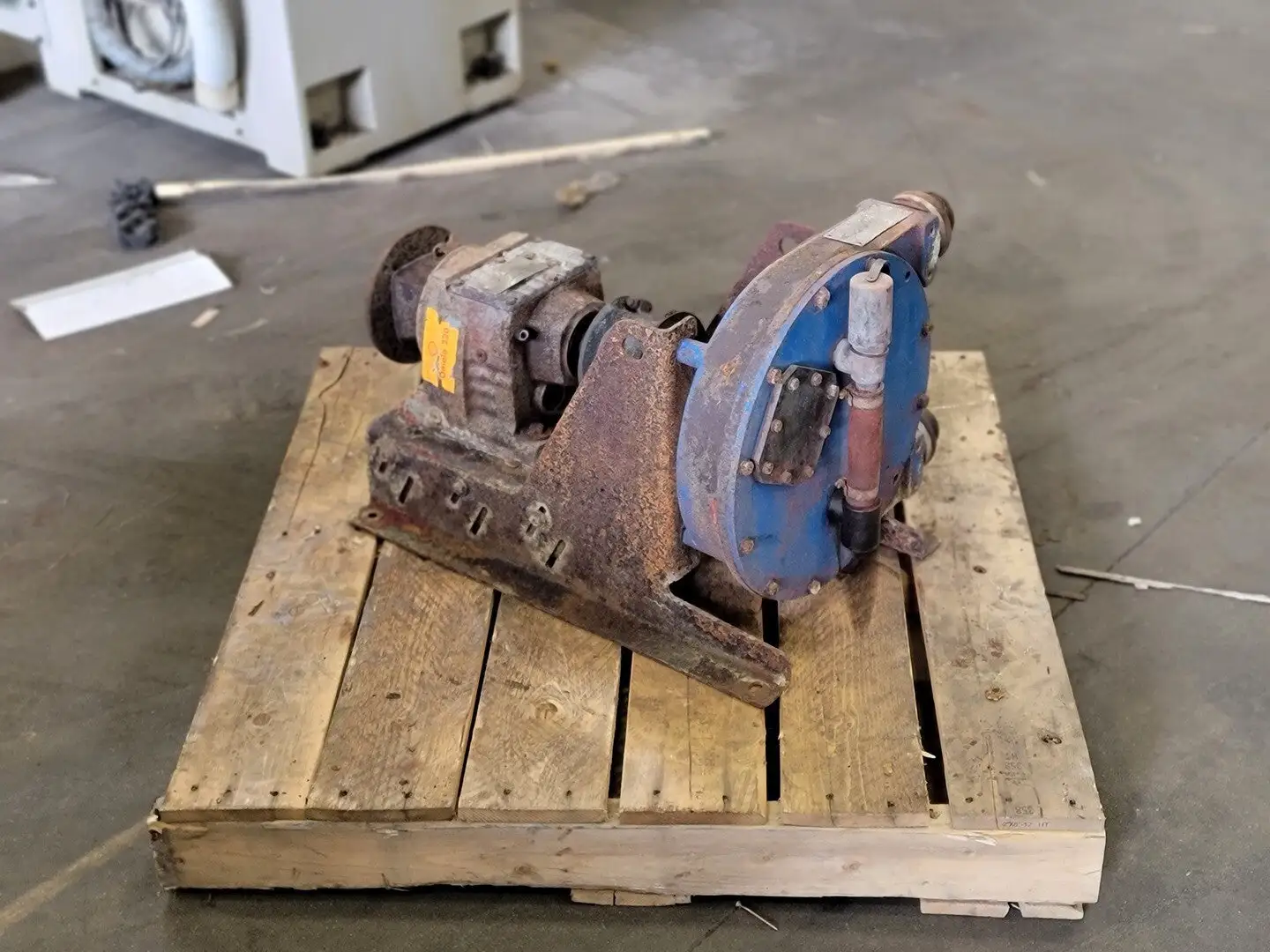 Used SEW-EURODRIVE R57AM56 Gearboxes British Columbia CA | Lenmark #268351