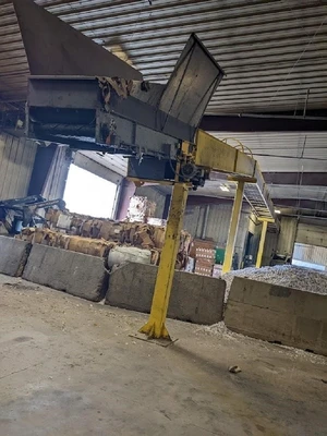 USED UNIVERSAL 114' X 30"