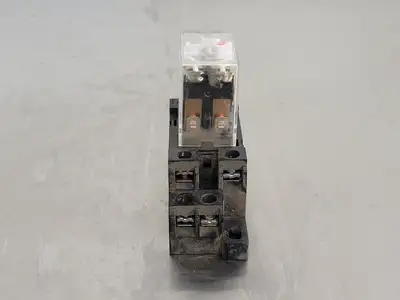 USED OMRON LY2N