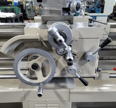 VICTOR 2080G Lathes, Gap Bed | Machinery Central (13)