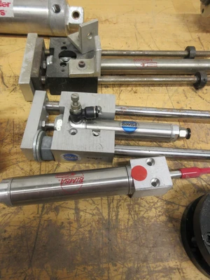 Used GENERIC GENERIC Hydraulic Pumps Minnesota US | Machinesused.com #1310830