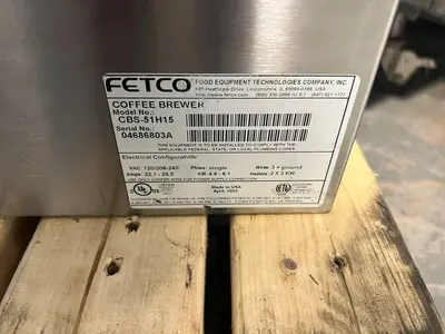 Fetco CBS-51H-15 C51046 Stainless Steel Single Automatic Coffee Brewer - 120/208-240VFetco CBS-51H-15 C51046 Stainless Steel Single Automatic Coffee Brewer - 120/208-240V