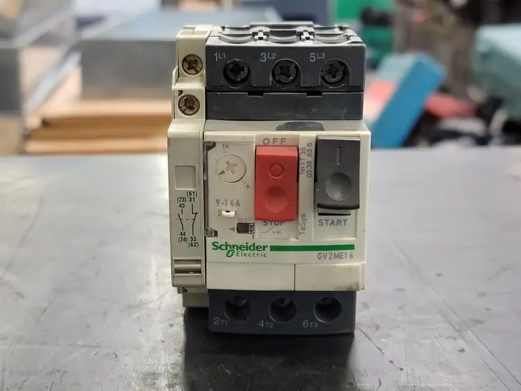 Used SCHNEIDER ELECTRIC GV2ME16 Switchgears British Columbia CA | Lenmark #241849