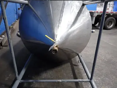 Approx. 1100 Gallons S/s Tank