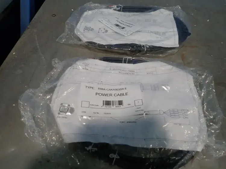 New | in-Stock OMRON R88ACAKA003SRE Cable & Wire | HGR 24 #742341