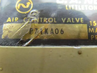 CA Norgren P71kA06 5-Port Air control valve 1/2" NPT ports