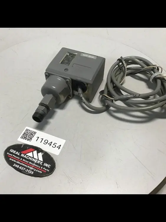 Used SAGINOMIYA SEISAKUSHO 41-14786 Valves/Fittings Michigan US | Ideal Machinery #897901
