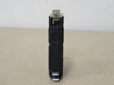 NEW SQUARE D QOB150