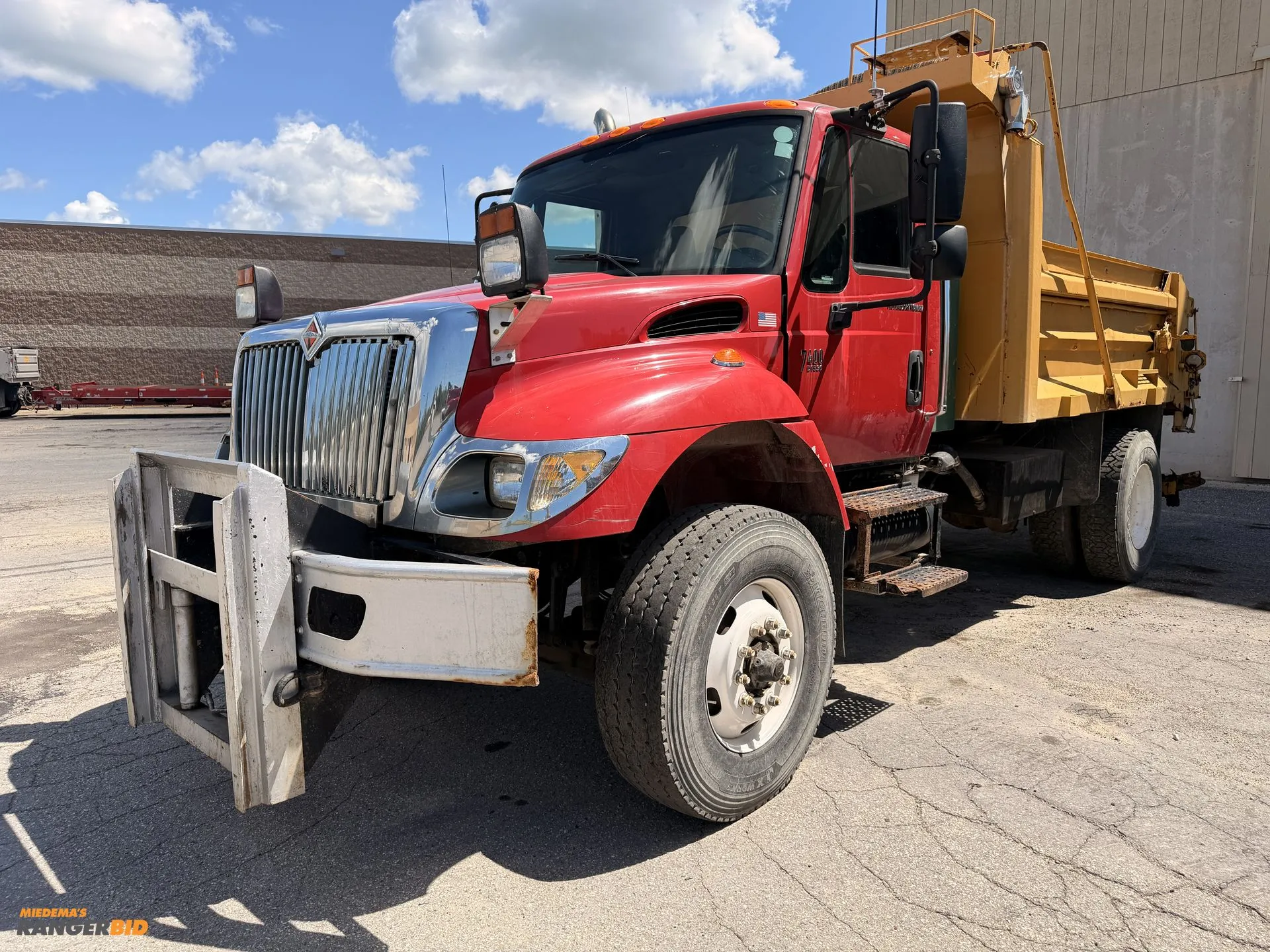 Used 2003 INTERNATIONAL 7400 4X2 Dump trucks Michigan US | Miedema Asset Management Group #1391631