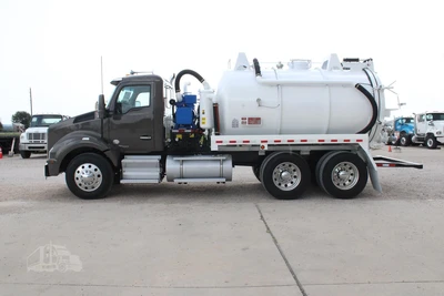 Used 2019 KENWORTH T880 Septic/Sewer/Vacuum Trucks Texas US | Roll Off Truck World #1491813