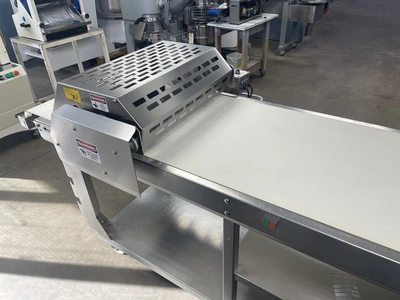 USED RONDO CUTTING TABLE