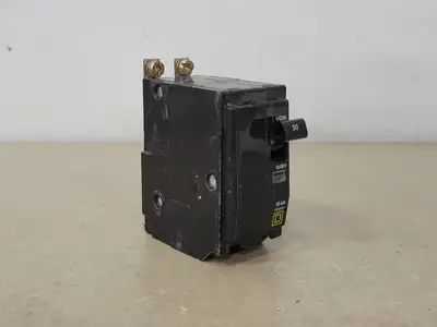 USED SQUARE D QOB230