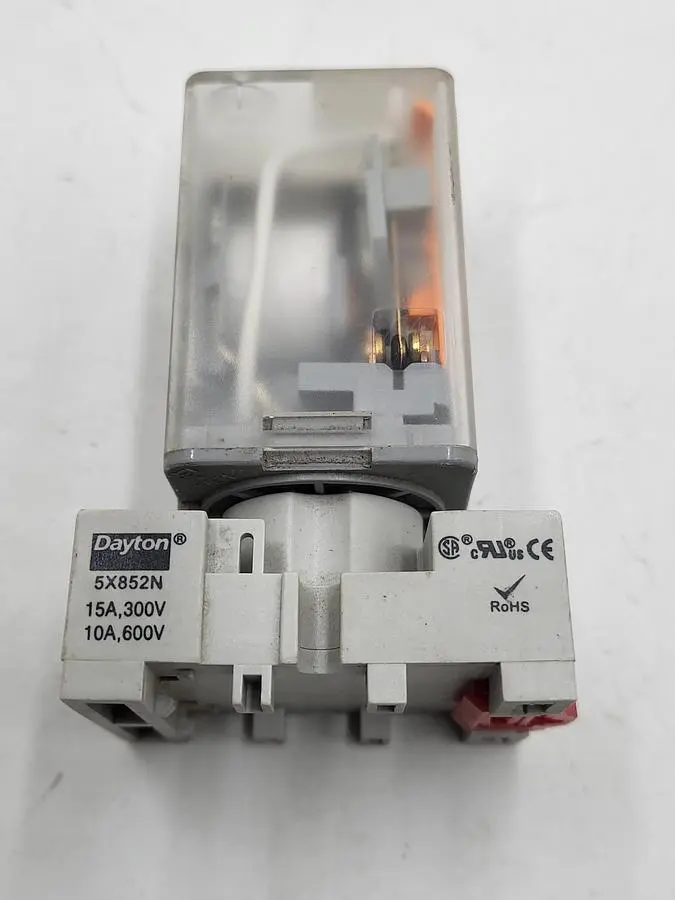 USED DAYTON DAYTON RELAY 5X827N & BASE 5X852N