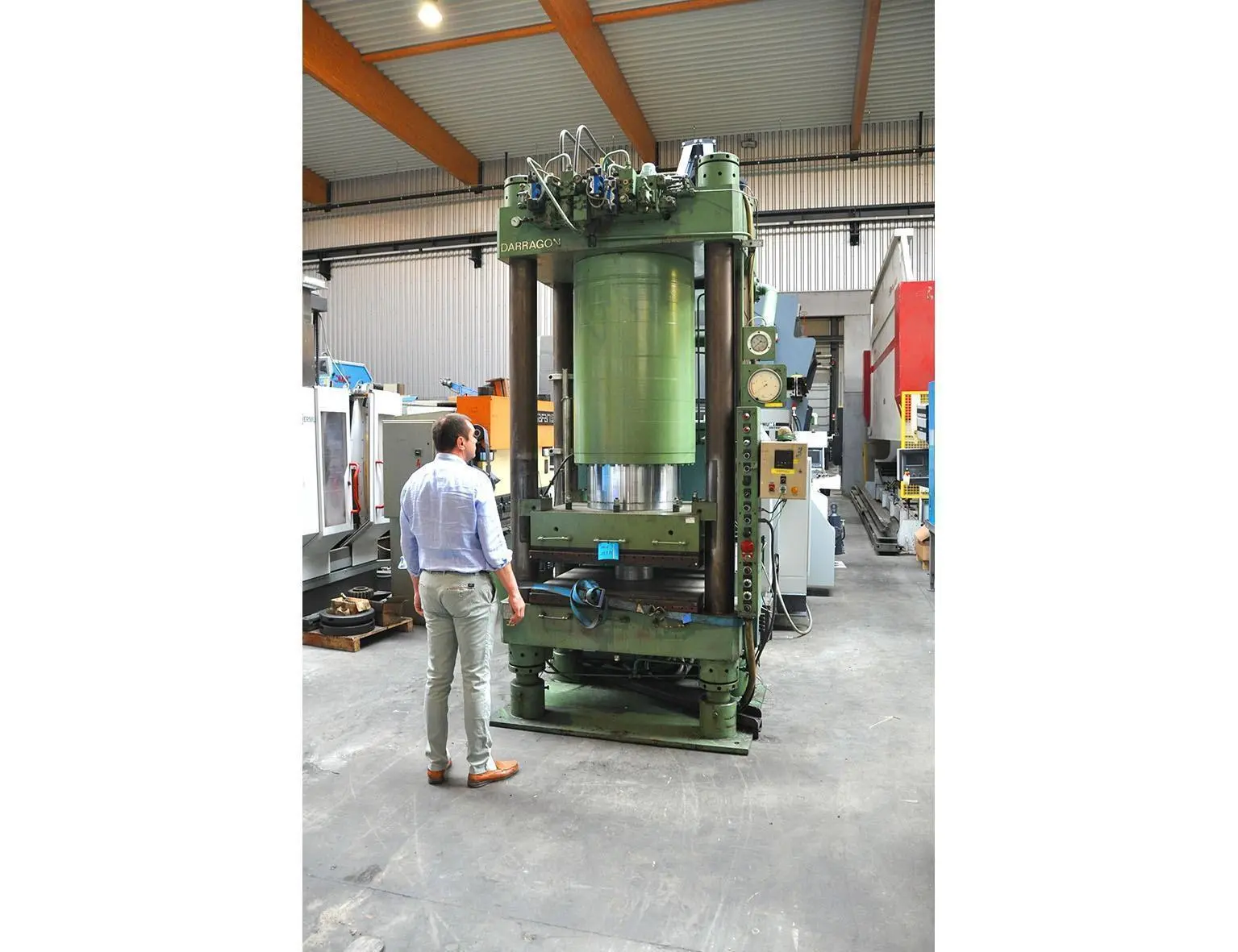 USED DARRAGON 600 TON HEATED