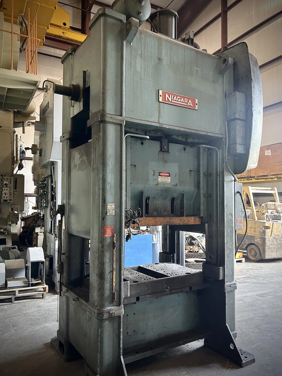 Used 1990 NIAGARA NIAGARA BP2-200-48-30 PRESS Straight Side Presses | Alma Machinery #898770