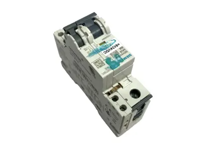 USED SIEMENS CIRCUIT BREAKER 1P 6A 230/400V W/ 5ST3010 AUXILIARY SWITCH