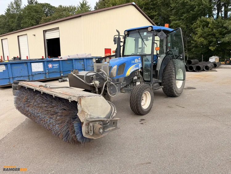 Used NEW HOLLAND T4020 DELUXE Utility Tractors Michigan US | Miedema Asset Management Group #1441773