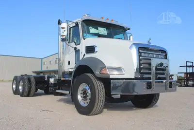 New | in-Stock 2026 MACK GRANITE 64BR Cab Chassis trucks Texas US | Roll Off Truck World #1491868