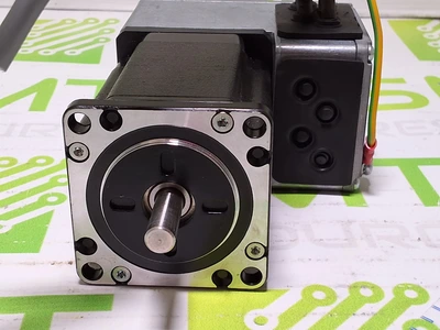 BERGER LAHR IFS63/2CAN-DS/---B54/O-001RPP41 SERVO MOTOR 3,5A