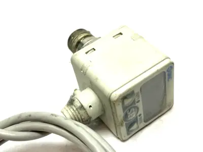 Used SMC ISE50-T2-62L Pressure Switches Michigan US | Maverick Industrial Sales #1486967