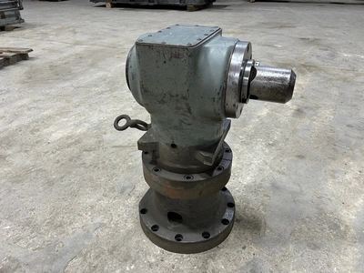24" GIDDINGS & LEWIS Right Angle Head