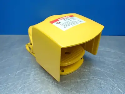 NEW SQUARE D 9002