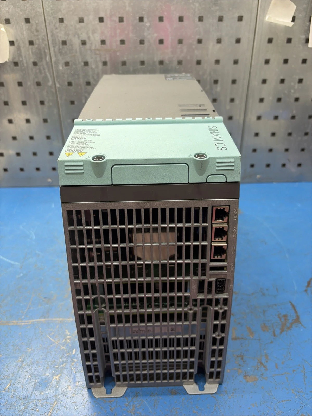 New | in-Stock Siemens 6SL31201TE260AA3 Servo Drives Indiana US | J&J Industrial Supply #1465273