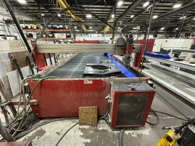 USED 2011 OMAX MAXIEM 2040