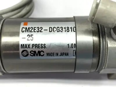 USED SMC CM2E32-DCG3181G-25