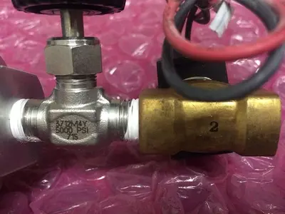SMC VX2120 SOLENOID VALVE WITH HOKE VALVE