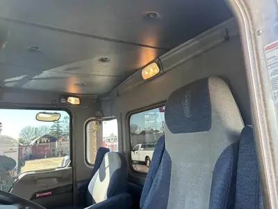 USED 2015 KENWORTH T800